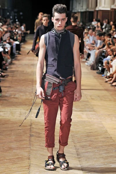 Look 30